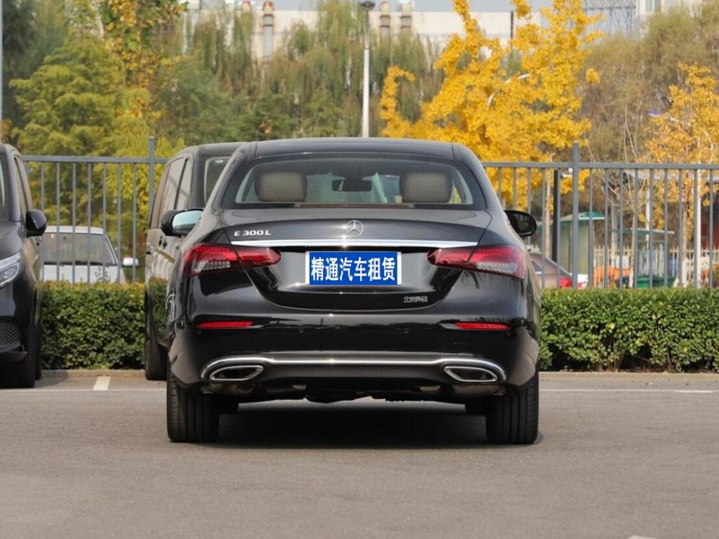 奔馳E級2022款 E 300 L 時(shí)尚型